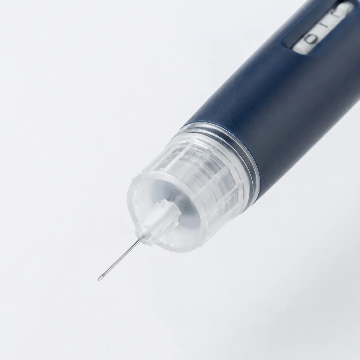 Standard threaded insulin pen needle interface